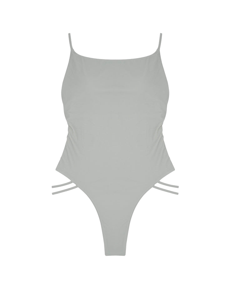 One-piece – RESELVES