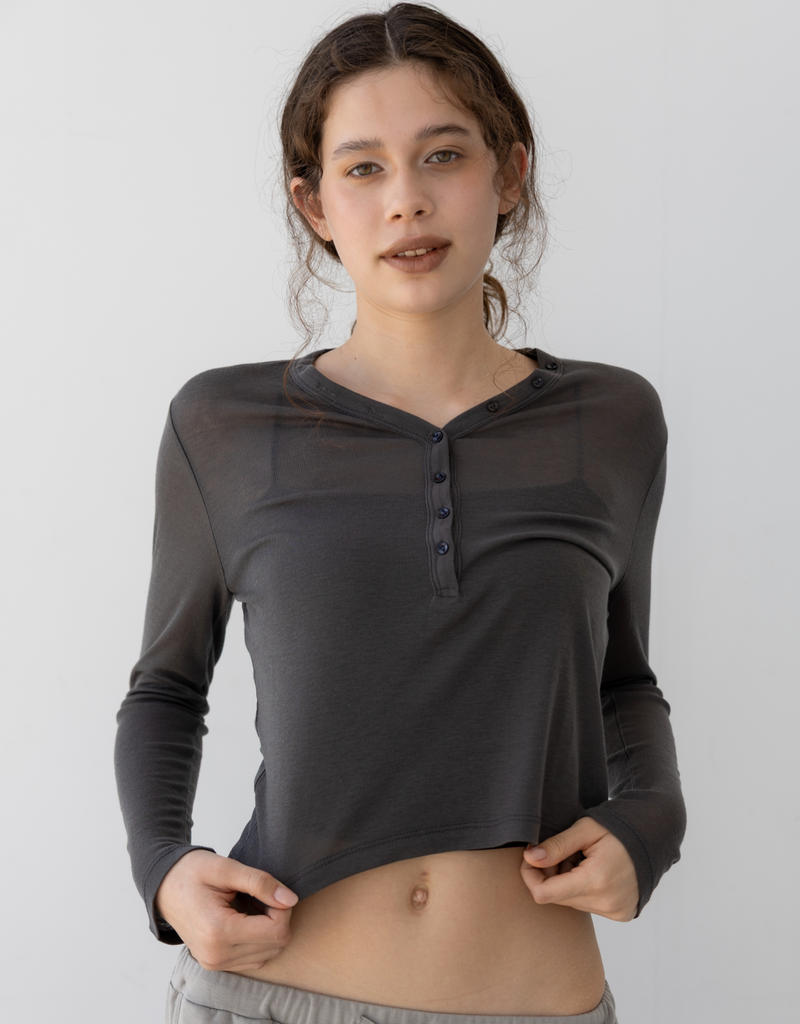 ボタンデザイン ロングスリーブ Tシャツ -charcoal-