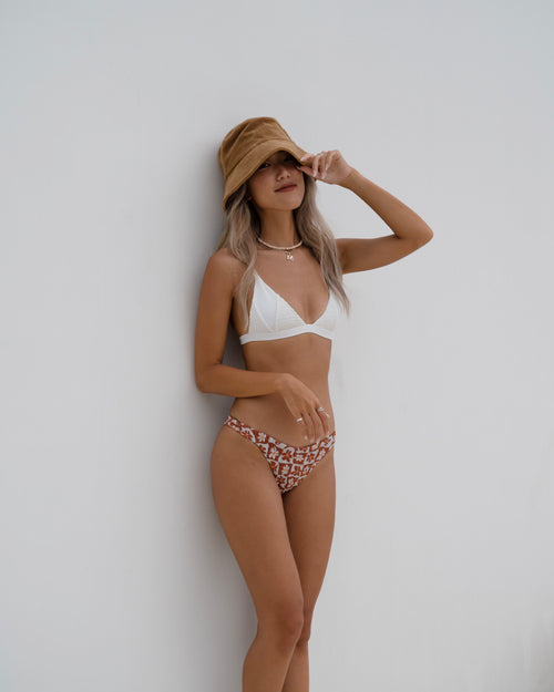 HILO Bikini Top -white-（シャーリング トライアングル ビキニ トップ）
